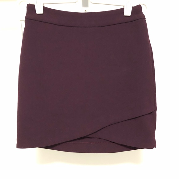 Aritzia Wilfred Skirt - Picture 2 of 3